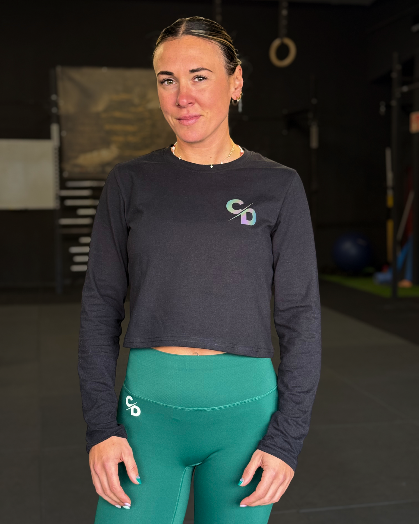 CROP TOP MANGA LARGA